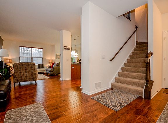 3rd image of 336 Buckingham Ct #336
