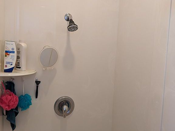 5th image of 28 N Bywater Way
