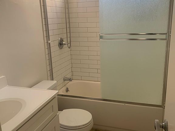 3rd image of 1620 Brockton Ave APT 8