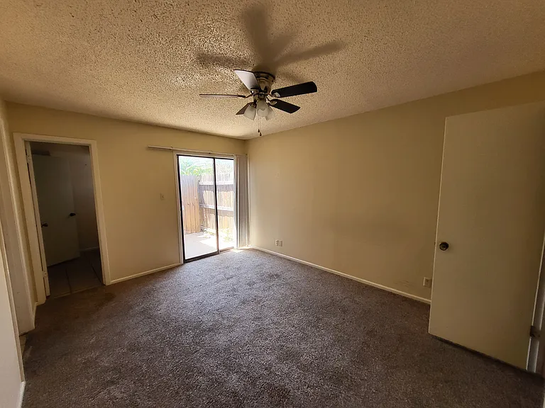 4233 Siesta Ln — Photo 2