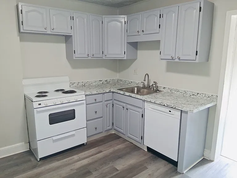 452 South St — Photo 1