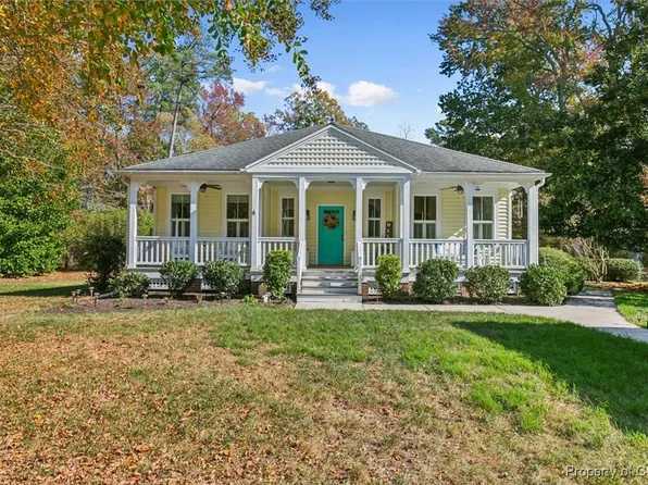 2429 Seven Sails Ln, Hayes, VA 23072