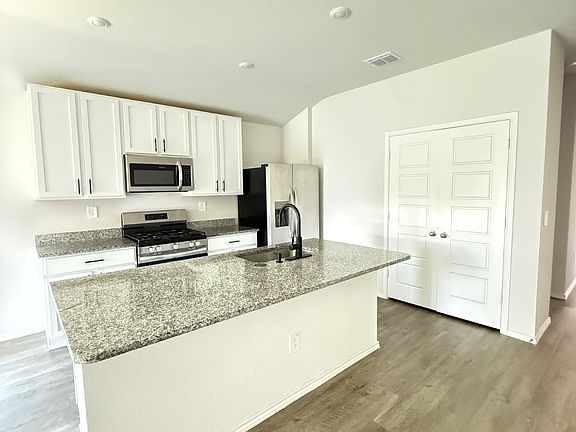 2nd image of 2033 Palmer Pl