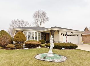 700 W Millers Rd, Des Plaines, IL 60016