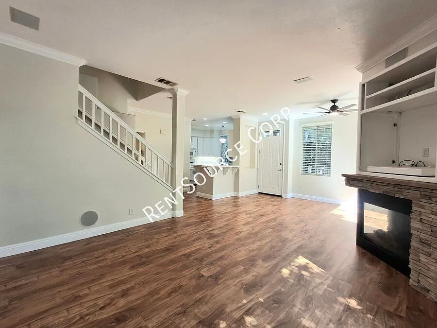3 Bedroom Townhome in Cheyenne Community of Valencia For Rent! — Photo 4