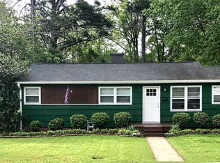 210 Briggs Ave, Greenwood, SC 29649