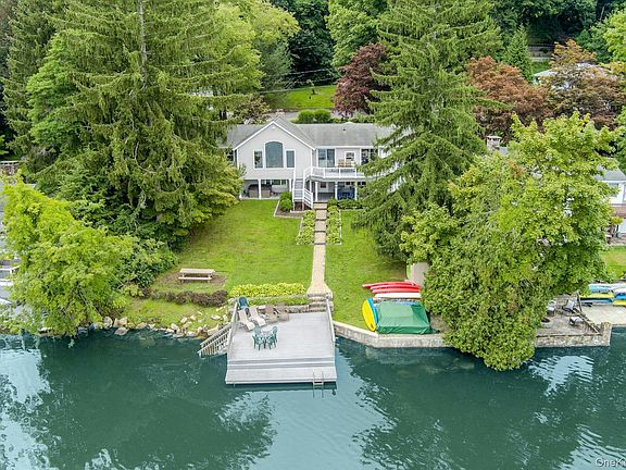2nd image of 11 Lakeside Road