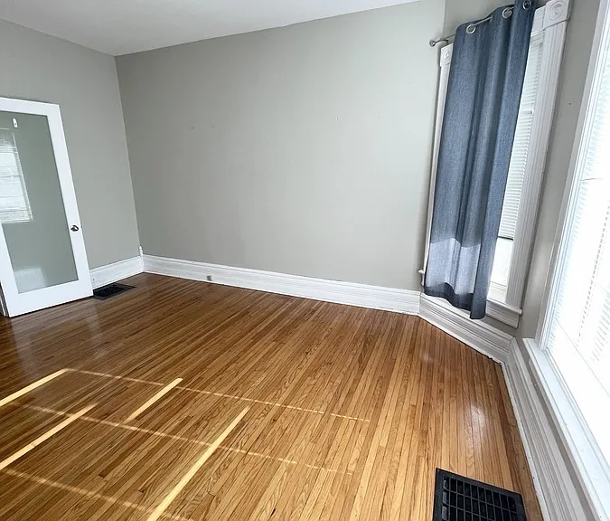 389 King St W #A — Photo 4
