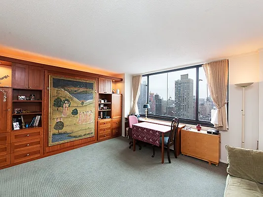 Sold by Sotheby's International Realty | media 1