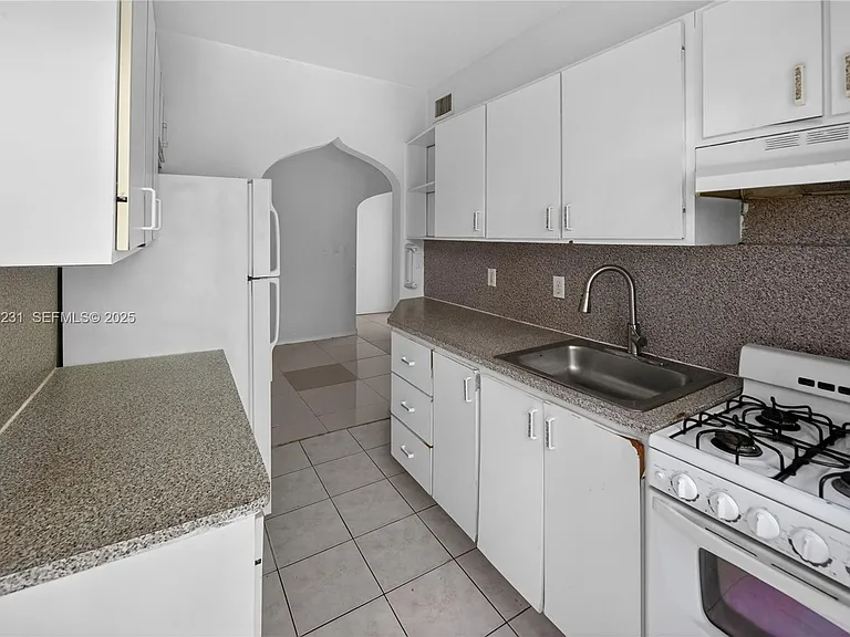 1220 Marseille Dr #5 — Photo 14