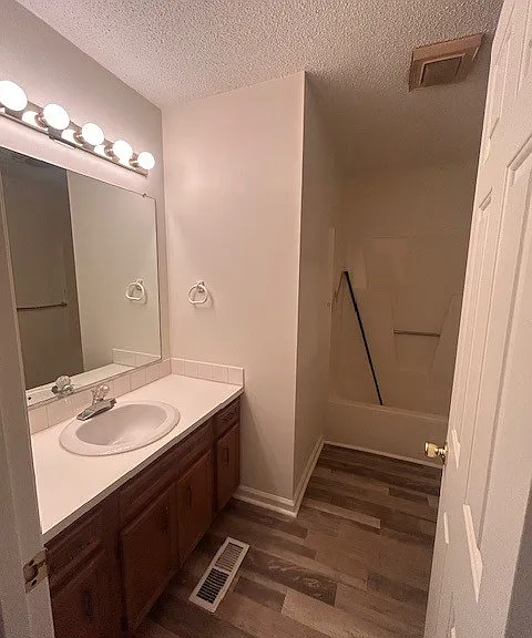 133 Columbine Dr #113 — Photo 6