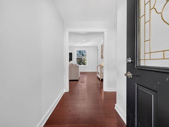 4th image of 113 Aileen Ct