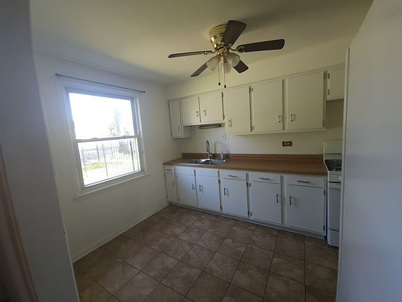 4th image of 257 W Swann St
