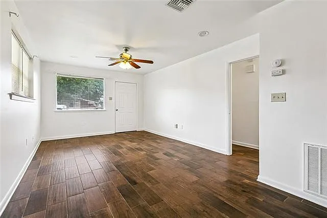 3 bed, 1.5 bath, 980 sqft, $1,895 — Photo 3