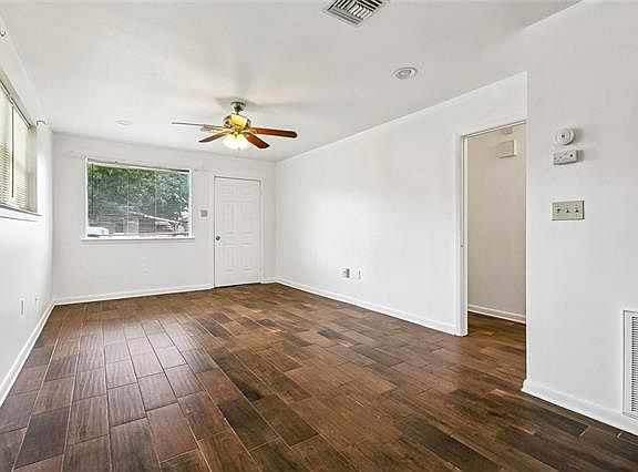 3rd image of 1213 Hesper Ave