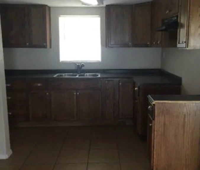 9827 W University Blvd — Photo 12