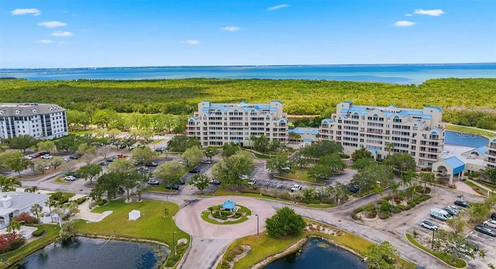 1 bed, 1.5 bath, 740 sqft, $1,550 — Photo 3