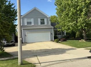 11 Falcon Ridge Ct, Algonquin, IL 60102