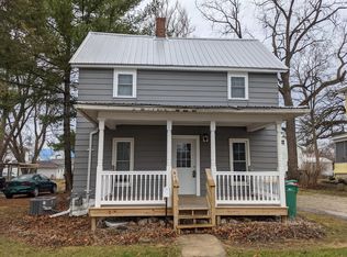 611 1st St E, Independence, IA 50644