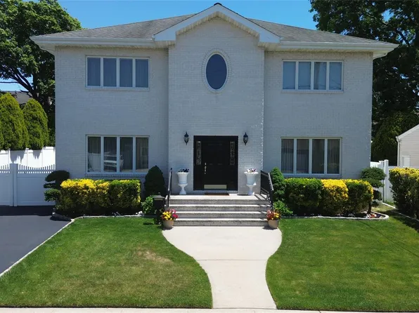 170 McKinley Avenue, Franklin Square, NY 11010