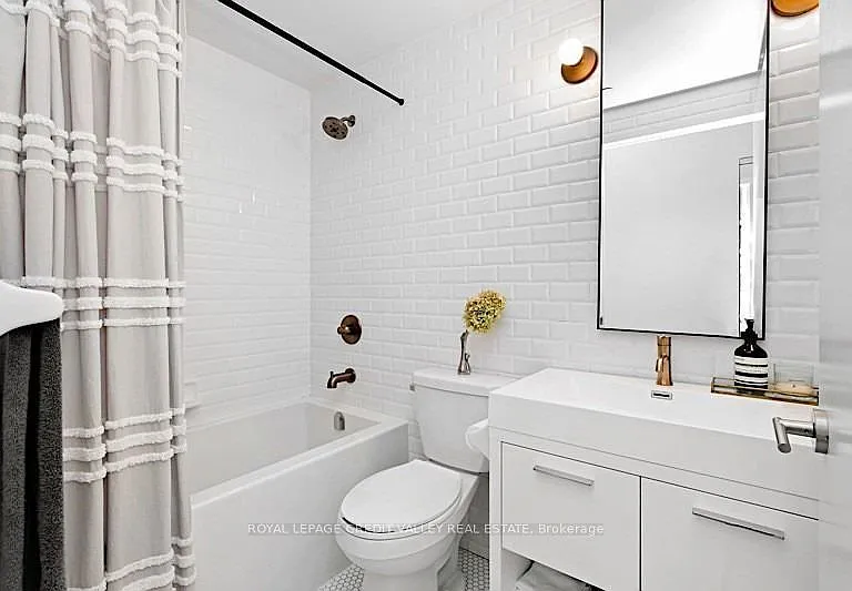 106 Dovercourt Rd #611 — Photo 3