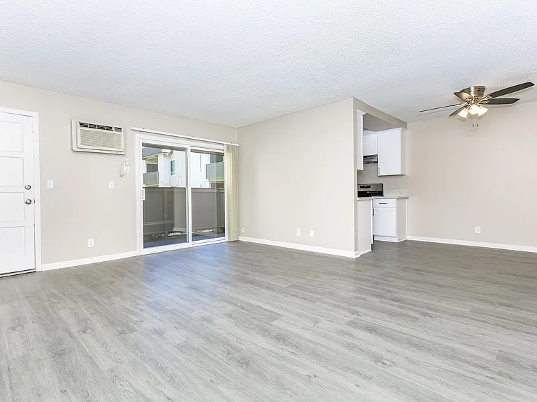 Regency Plaza Apartment Homes — Photo 39
