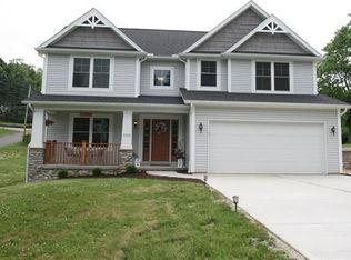 4004 Ridgemont Dr, Gibsonia, PA 15044