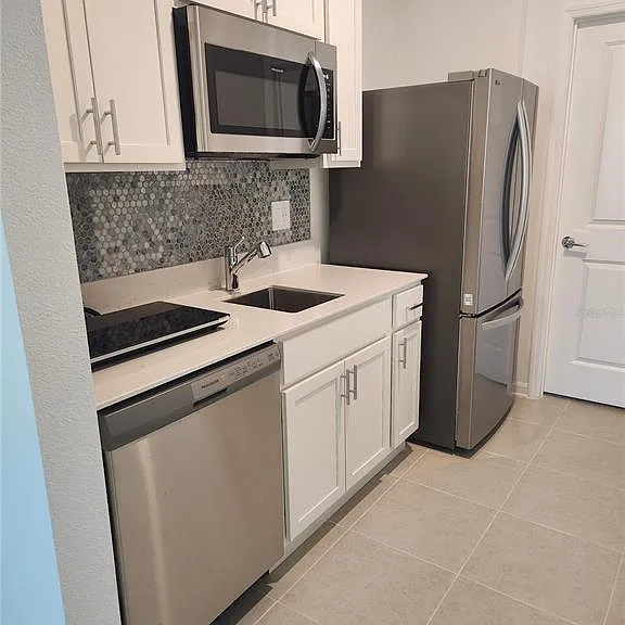 3060 Armstrong Ave #B — Photo 2