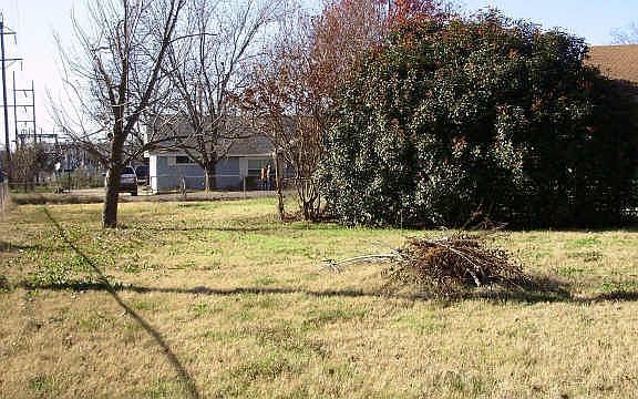 3rd image of 2606 Horne Cir