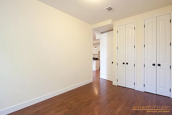 Rented by aptsandlofts.com | media 22