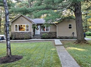 29 Rocky View Dr, Hawley, PA 18428