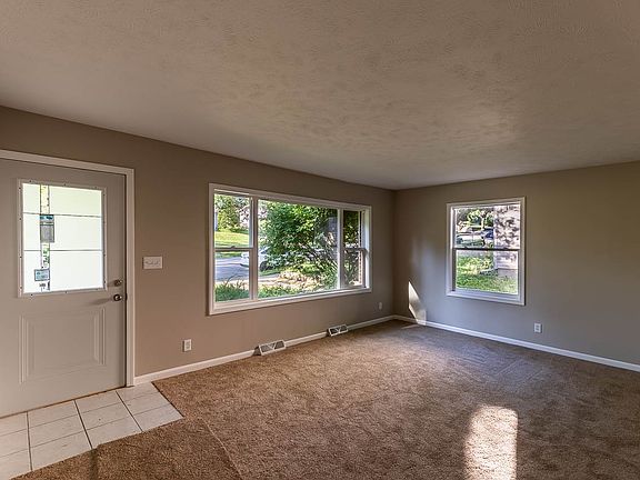 3rd image of 2619 Buckingham Dr