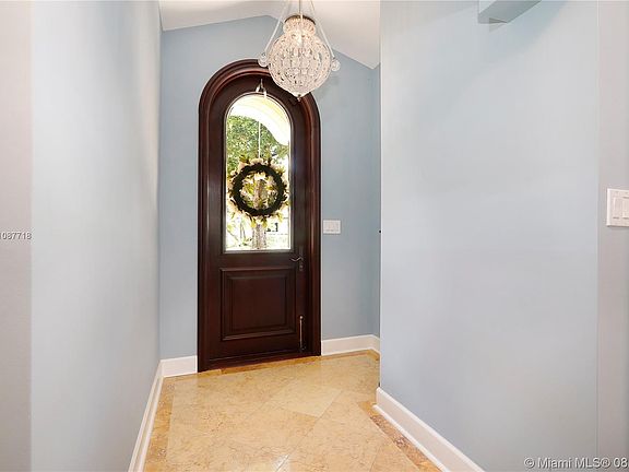5th image of 1015 Bayamo Ave