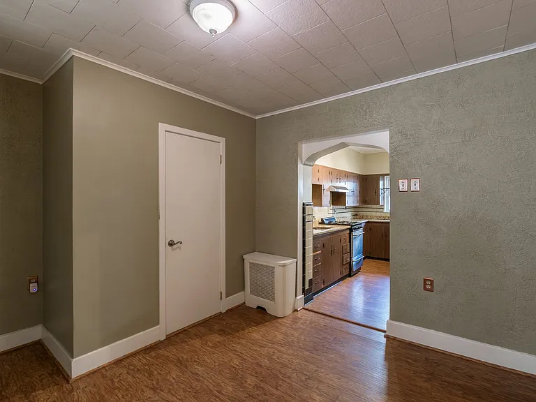 2231 S Clarion St — Photo 5