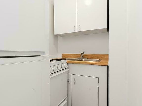 4th image of 1707 2nd Ave APT 6