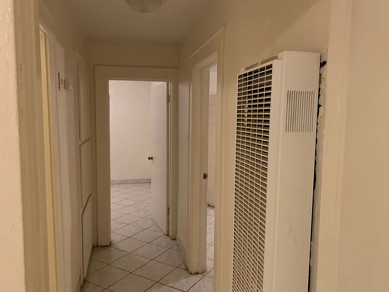 1815 Potomac Ave — Photo 10