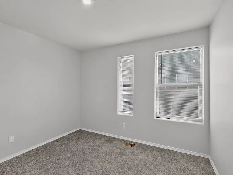 1504 Gulfstream Dr SE — Photo 14