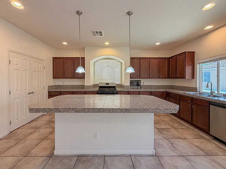 6817 Cavatina Ave — Photo 28