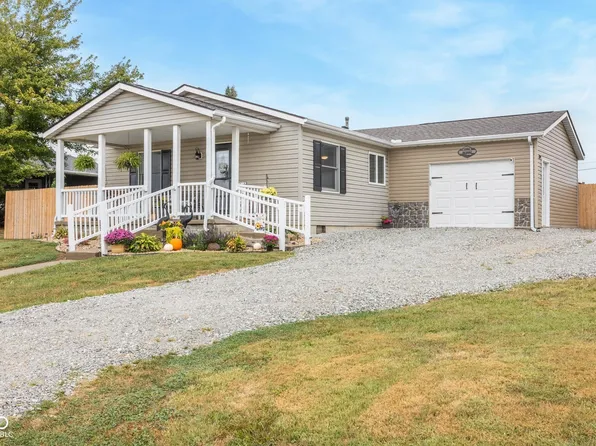 1084 E Pleasant Dr, Greensburg, IN 47240