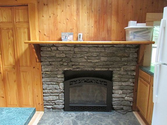 5th image of 196 Johns Brook Ln