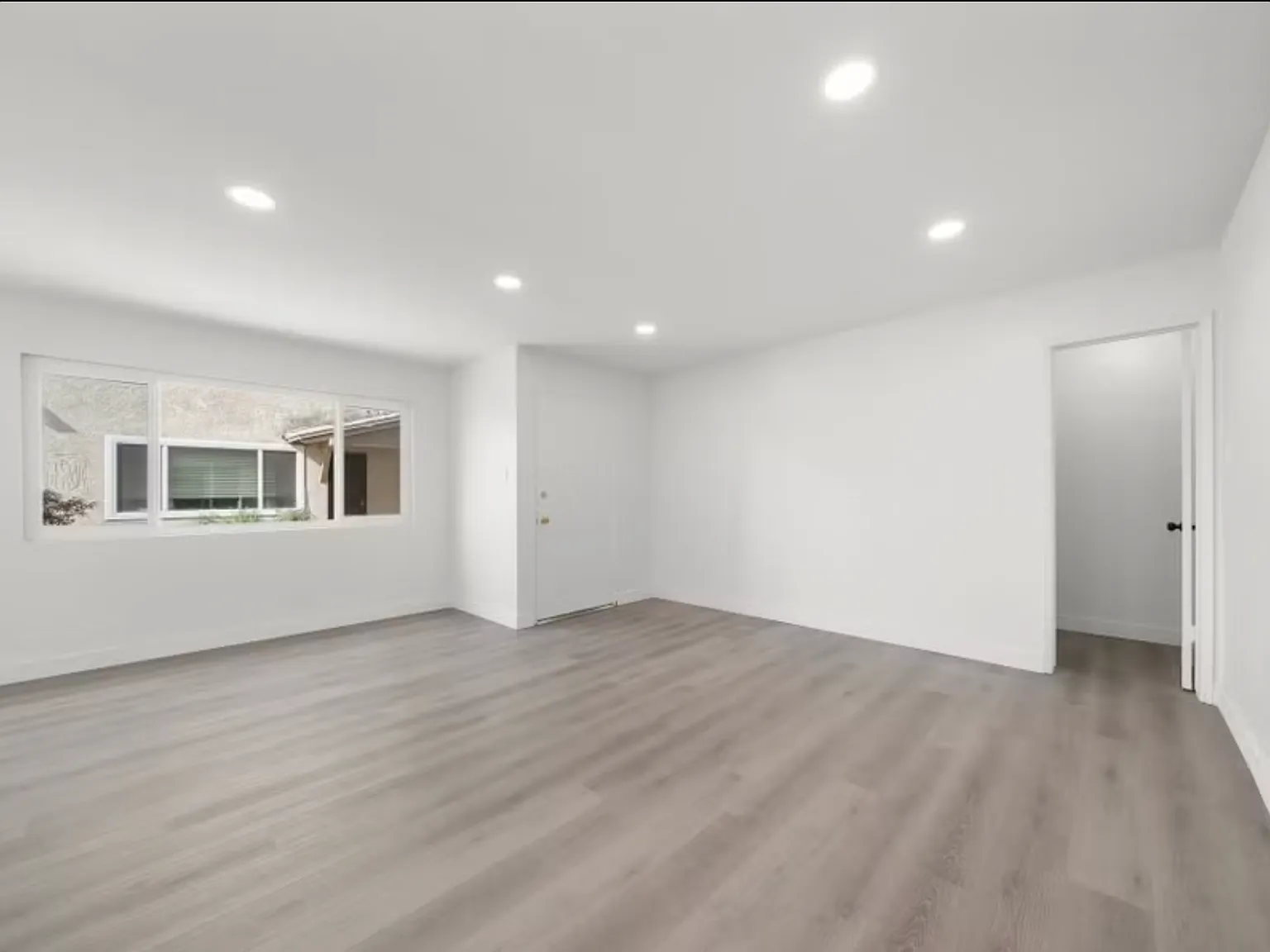 2 bed, 830 sqft, $2,595 — Photo 2