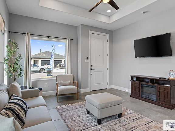 4th image of 1521 Strawberry Cir