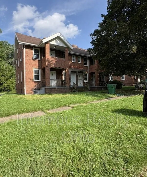 325 Hayes Ave