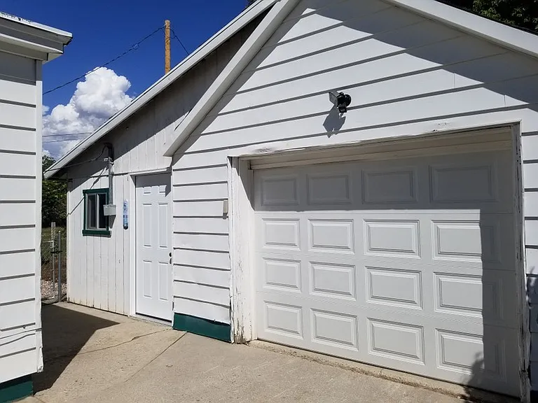 1658 Childs Ave — Photo 15