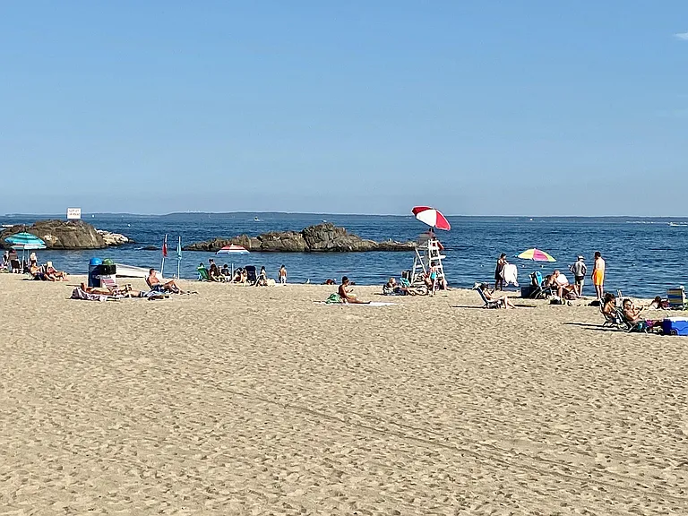 Nearby beaches where you can let your dog roam off leash off season