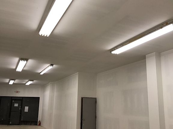 5th image of 6909 Myrtle Ave #1