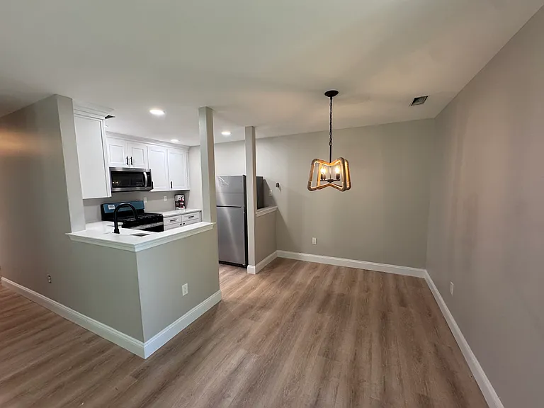 1403 Squirrel Rd — Photo 4