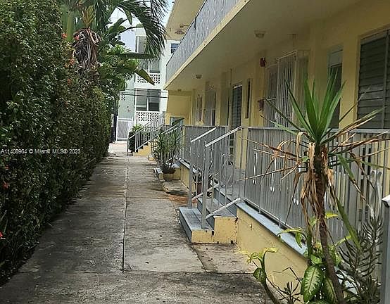 4th image of 520 Euclid Ave APT 7