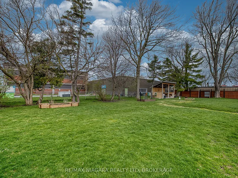 2 Lewis St #9 — Photo 18