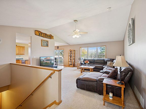 4th image of 1108 N Lake Dr W